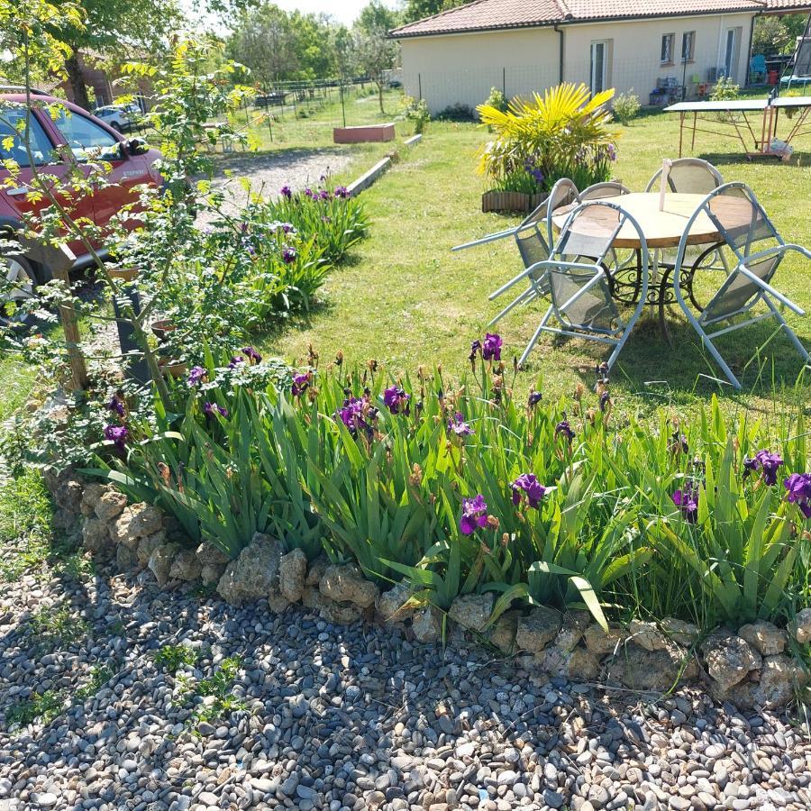 Le Phare32 Bed & Breakfast Barran Exterior photo